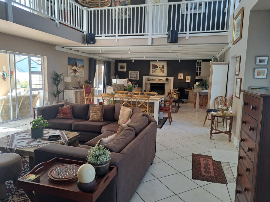 5 Bedroom Property for Sale in Whale Rock Western Cape